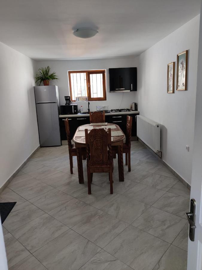Гостевой дом Casa Marina Кэлимэнешти Экстерьер фото